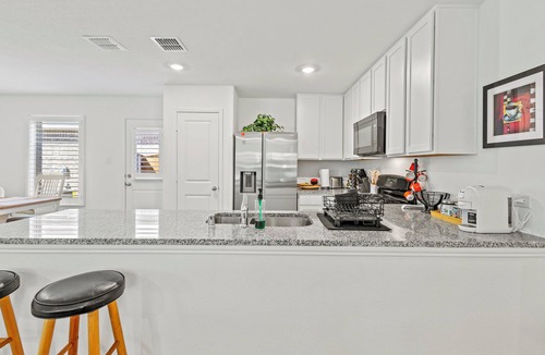 Anna House | Anna Haven, Cozy Family retreat