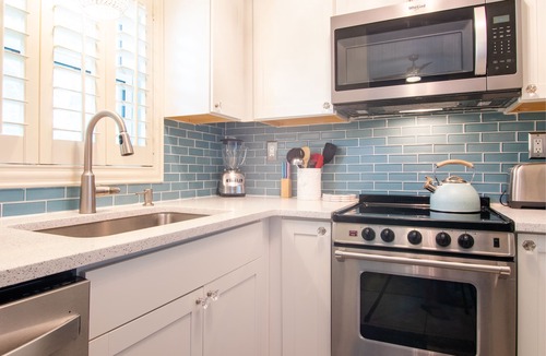 Holmes Beach House | Anna Maria Beach Place 5 Directly Across The Street From The Beach With Pool
