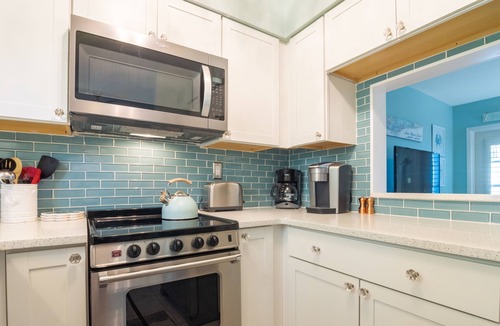 Holmes Beach House | Anna Maria Beach Place 5 Directly Across The Street From The Beach With Pool