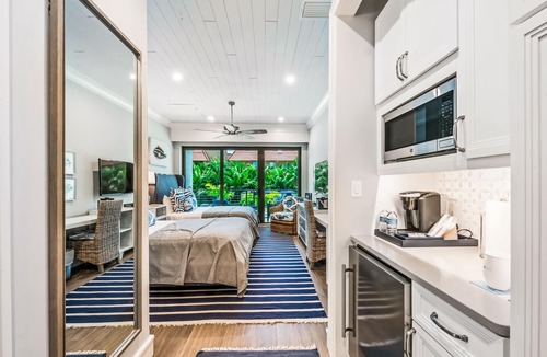 Holmes Beach Hotel | Anna Maria Beach Resort