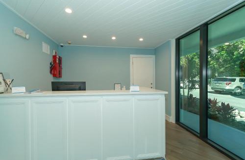 Holmes Beach Hotel | Anna Maria Beach Resort