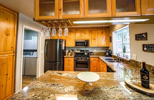 Kingswood Estates Cabin | Anna's Tahoe Vista Getaway Family Cabin