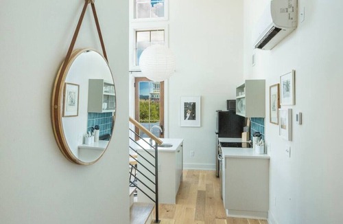 Yamacraw Village Apartment | Annabelle 4C - Top Floor 2BR Historic District Loft with Terrace