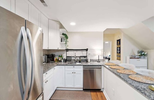 Annapolis Apartment | Annapolis Gem: Stylish and Cozy