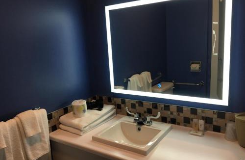 Annapolis Royal Hotel | Annapolis Royal Inn & Suites