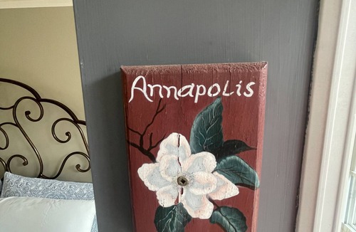 Wolfville Bed & Breakfast | Annapolis Suite HotTub, KingBd, Downtown