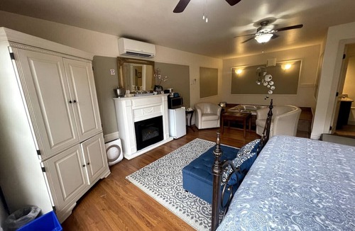 Wolfville Bed & Breakfast | Annapolis Suite - Private HotTub, KingBd, DT