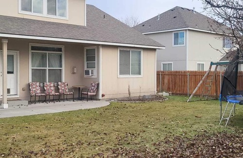 Kennewick House | Annaviga LoungenYou're within 5 to 15 minutes from the best areas you will needn