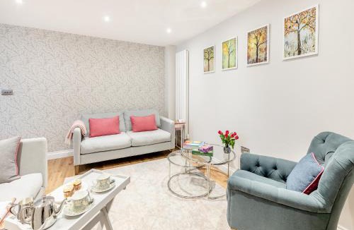 New Mills House | Anne's Cottage