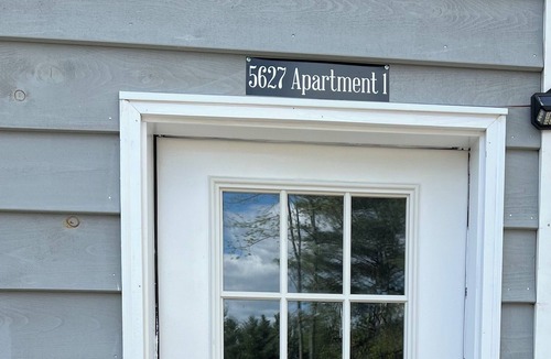 Wilmington Apartment | Anne's Dream Second Floor Rental nn