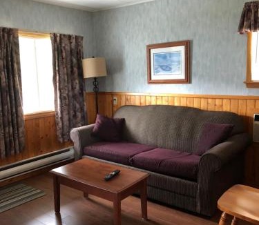 Green Gables Hotel | Anne Shirley Motel & Cottages