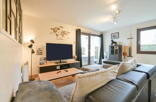Cran-Gevrier Apartment | Annecy Garden Spa Billiards
