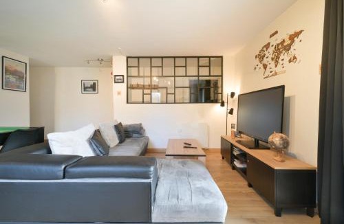 Cran-Gevrier Apartment | Annecy Garden Spa Billiards