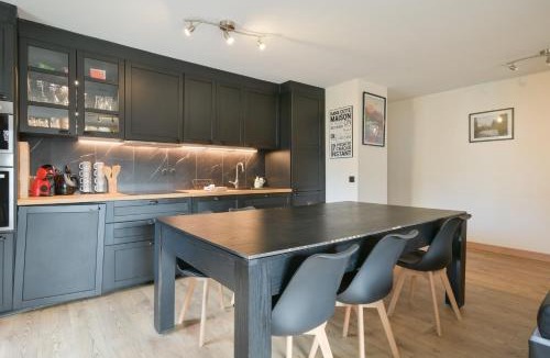 Cran-Gevrier Apartment | Annecy Garden Spa Billiards