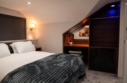 Ossett Apartment | Annex 2 Bed Sleeps 4 Parking