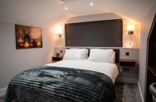 Ossett Apartment | Annex 2 Bed Sleeps 4 Parking