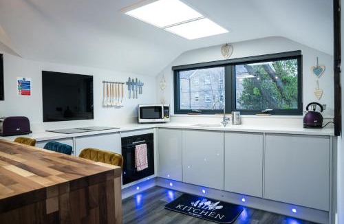 Ossett Apartment | Annex 2 Bed Sleeps 4 Parking