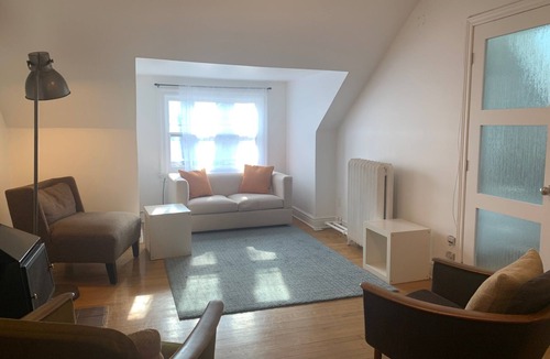 Midtown Toronto House | Annex Toronto, amazing location, cozy apartment