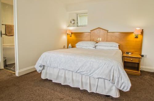 Gosfield Hotel | Annexe at Gosfield Lake