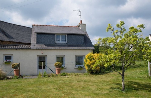 Saint-Clet House | Annick - ST Clet - Gîte