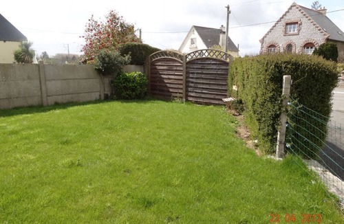 Saint-Clet House | Annick - ST Clet - Gîte