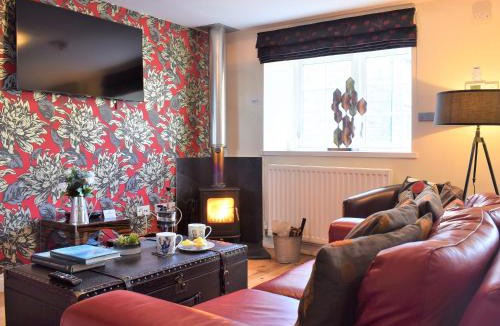 Adderstone House | Annie Oswalds Cottage