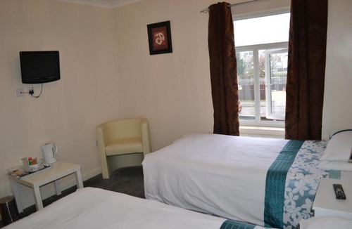 Rushmoor District Bed & Breakfast | Annie's Guest House