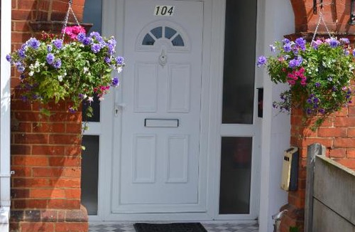 Rushmoor District Bed & Breakfast | Annie's Guest House