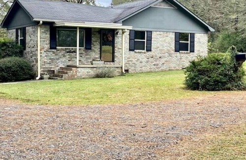 Laurel Cottage | Annie's Place: Cozy Cottage Close to Downtown
