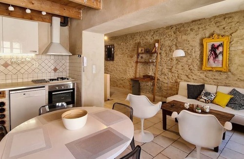 Chateauneuf-du-Pape House | Annie's Workshop in Chateauneuf du Pape