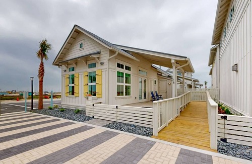 Port Aransas Cabin | Another Margarita at Sunflower Beach Resort