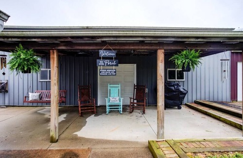 Gentryville House | Another Oasis just 6 miles from Holiday World