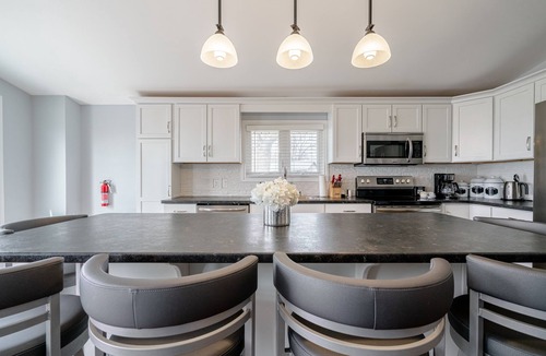 Leamington House | Another Sunset by the Bay: Waterfront - 2-Bedroom