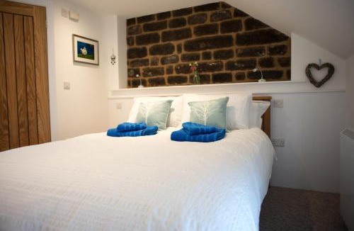 Hollinsclough Apartment | Anroach Farm Peak District