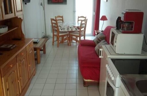 Ver-sur-Mer Apartment | Anselme, Duplex Avec Cour Commune ²proche mer