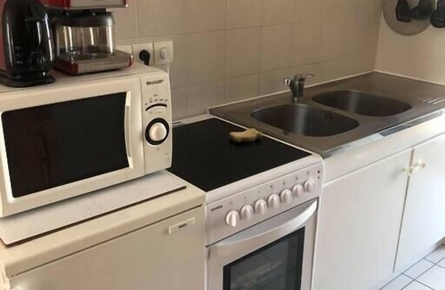 Ver-sur-Mer Apartment | Anselme, Duplex Avec Cour Commune ²proche mer