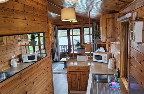 Irstead Boat Rental | Ant River Lodge Houseboat
