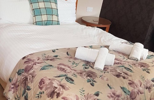 Manningford Bruce Hotel | Antelope Inn