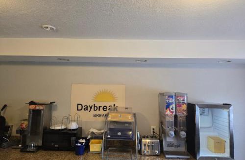 Clearfield Hotel | Antelope Inn & Suites