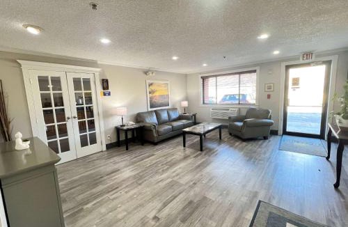 Clearfield Hotel | Antelope Inn & Suites