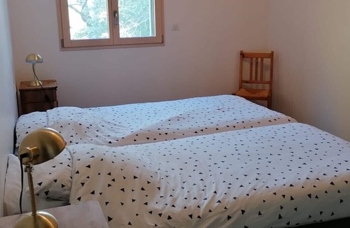 Chaux-Champagny Apartment | Anthocyanins