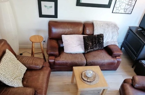 Chaux-Champagny Apartment | Anthocyanins