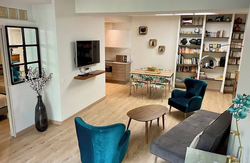 Antibes Old Town Apartment | ANTIBES Ground floor 3 * quiet house in the heart of the city