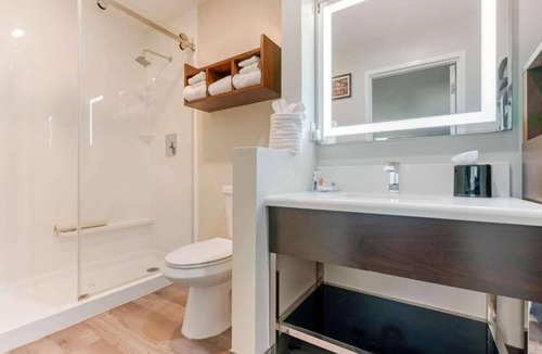 Antioch Hotel | Antioch Inn and Suites