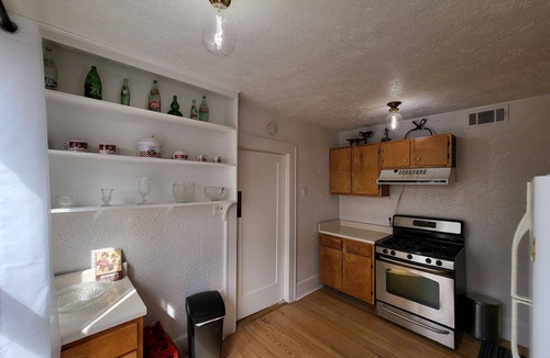 Junius Heights House | Antique apartment under 6 miles away from everything Dallas!