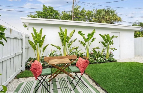 Parker Ridge Villa | Antique Row Zen Apartment