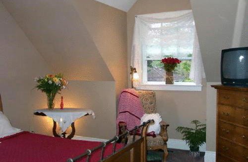 Old Town Historic District Bed & Breakfast | Antique Slumber Old Town Bed & Breakfast
