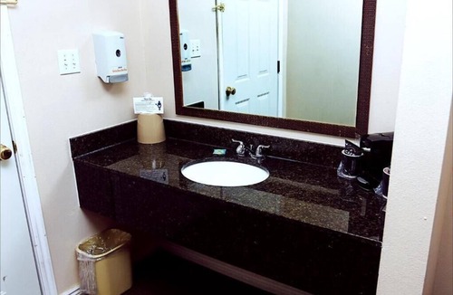 Frontier Hotel | Antler Motel