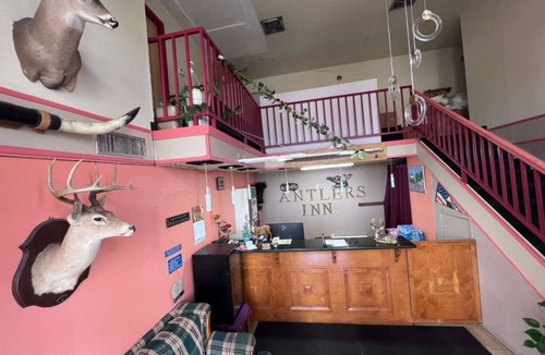 Falfurrias Hotel | Antler's Inn Motel
