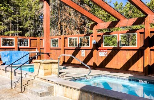 Four O'Clock Apartment | Antlers Condo Unit A21